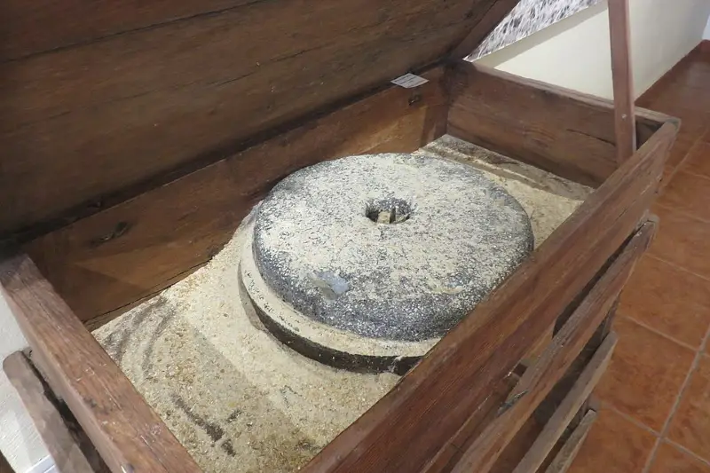 Molino de mano en el museo El Molino de Las Tricias.
